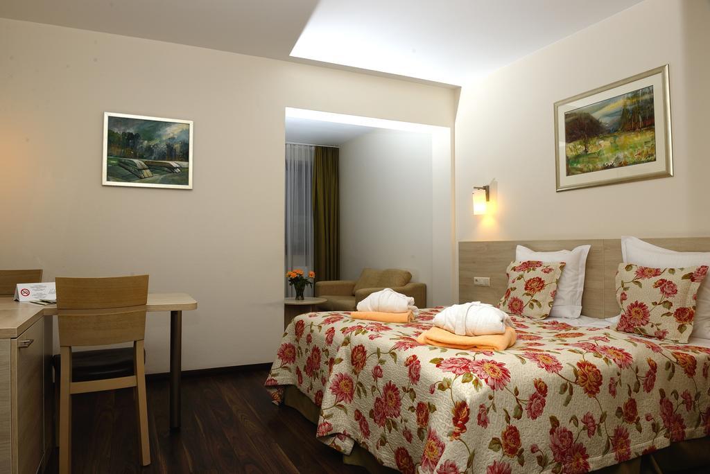 Hotel Nad Przelomem Sromowce Niżne Exterior foto